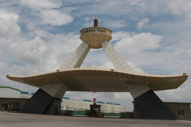 Nuôi cá sát miệng ống xả thải: Ai chịu ăn cá nuôi bằng nước xả thải?