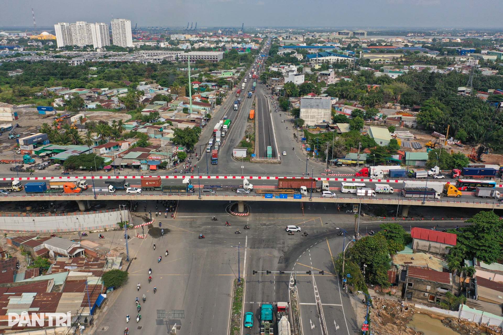 Dỡ bỏ 200 ngôi nhà để hoàn thiện nút giao vào cảng lớn nhất Việt Nam - 2 Dỡ bỏ 200 ngôi nhà để hoàn thiện nút giao vào cảng lớn nhất Việt Nam - 2