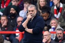 Chelsea thắng đậm Nottingham, HLV Postecoglou nhanh chóng bị sa thải