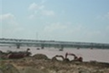 Yêu cầu làm rõ việc thu hồi đất làm bãi đỗ xe tại xã Đông Ngạc