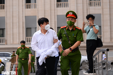 Hôm nay xét xử cựu Thứ trưởng Bộ Y tế Trương Quốc Cường