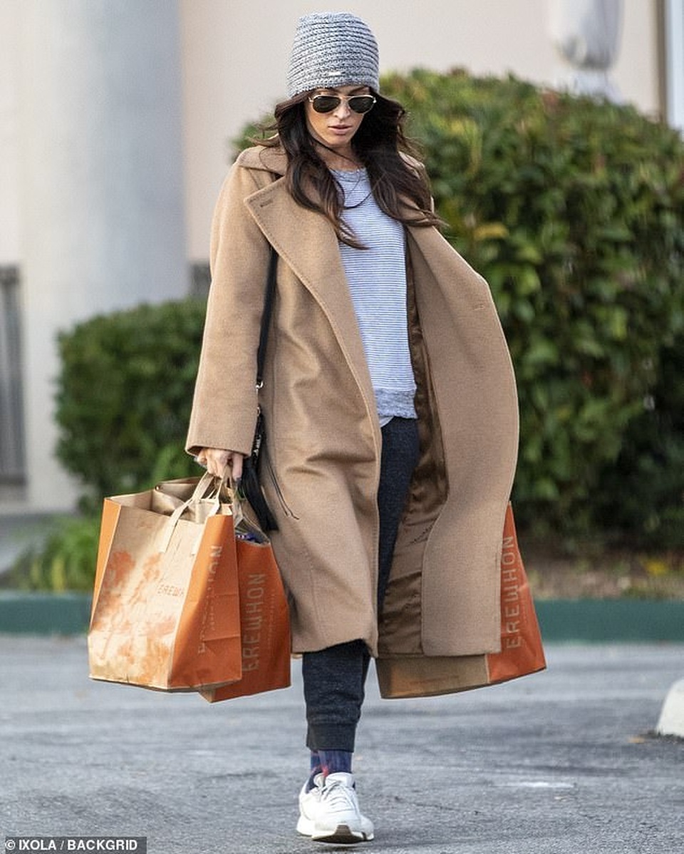 Megan Fox giản dị đưa con ra phố - 3 Megan Fox giản dị đưa con ra phố - 3