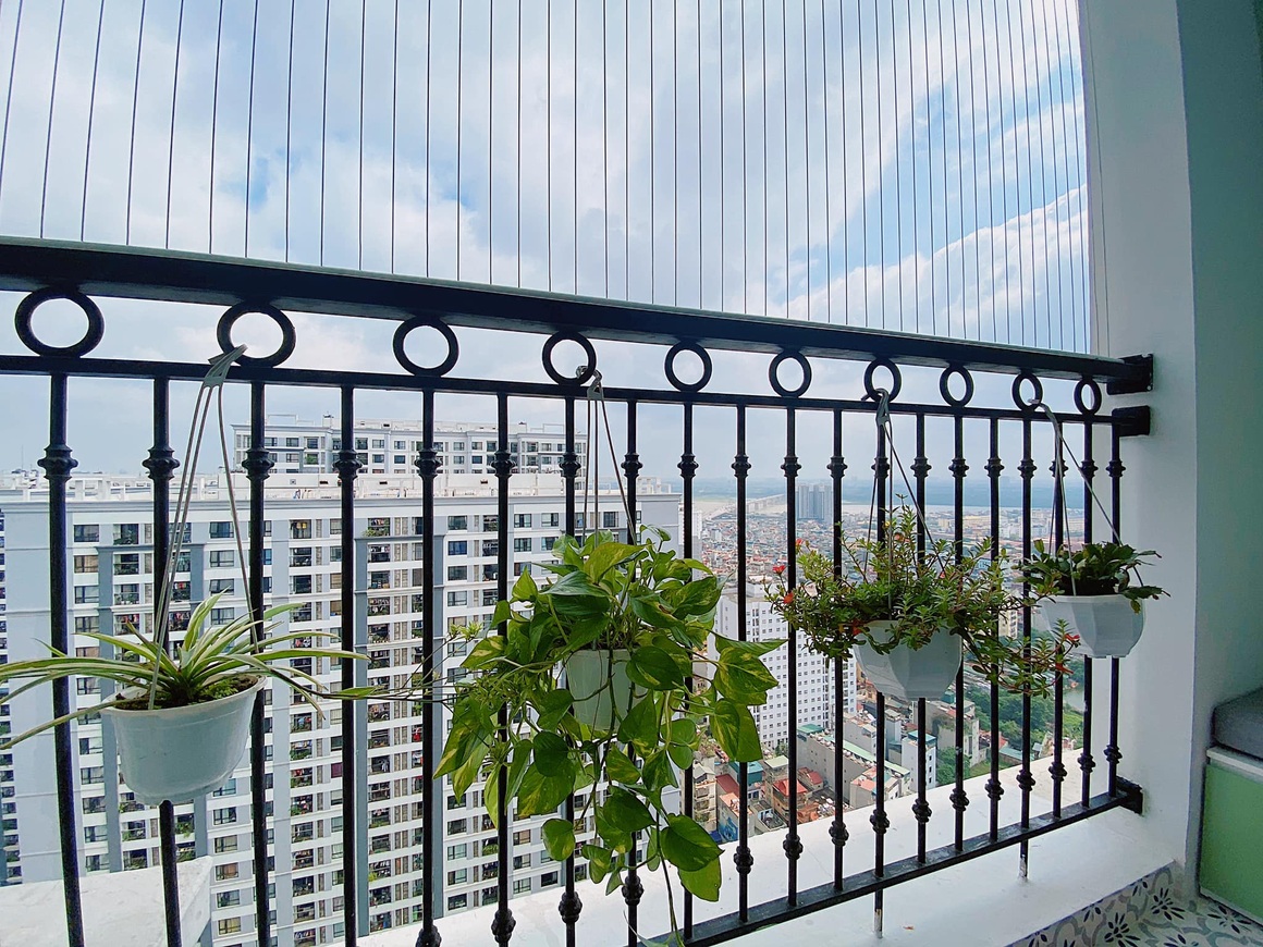Bên trong căn hộ nhỏ xinh 53 m2 với nội thất màu xanh bơ lạ mắt - 12 Bên trong căn hộ nhỏ xinh 53 m2 với nội thất màu xanh bơ lạ mắt - 12