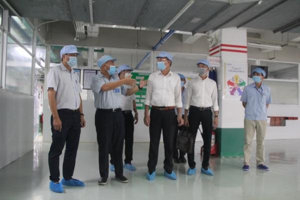 Giám sát công tác chống dịch Covid-19 tại các nhà máy có nhiều lao động - 1 Giám sát công tác chống dịch Covid-19 tại các nhà máy có nhiều lao động - 1