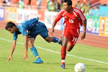 Hạ Indonesia, Myanmar trao vé vào BK cho U23 Singapore