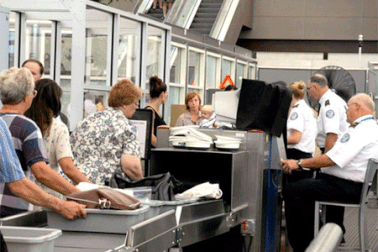 EU siết chặt kiểm soát an ninh hành lý xách tay tại các sân bay