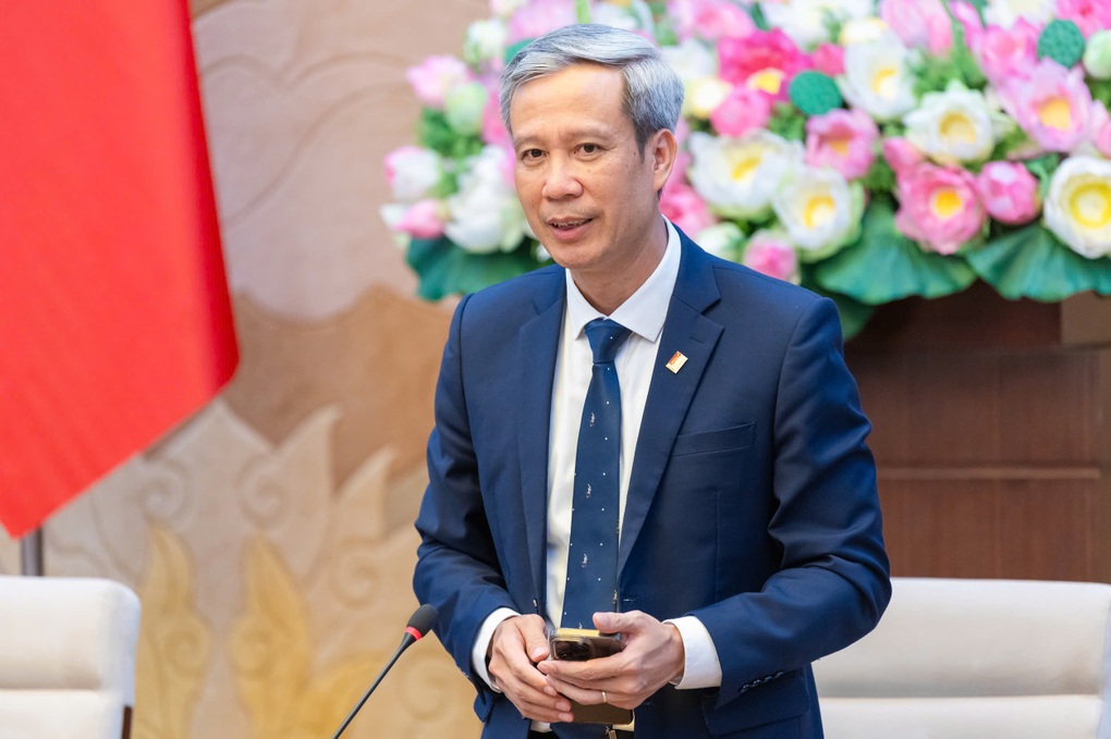 “Bắt tay” xây luật và đào tạo - nghiên cứu để phát triển khoa học công nghệ - 1 “Bắt tay” xây luật và đào tạo - nghiên cứu để phát triển khoa học công nghệ - 1