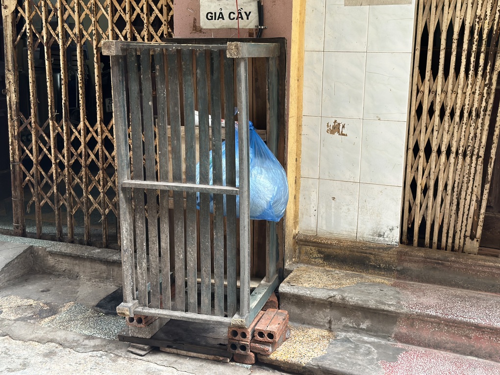 Chủ quán bún có chuột ở Hà Nội lên tiếng: Quán tôi rất sạch sẽ - 2 Chủ quán bún có chuột ở Hà Nội lên tiếng: Quán tôi rất sạch sẽ - 2