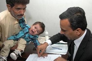 Bé trai 9 tháng tuổi được hủy cáo buộc giết người