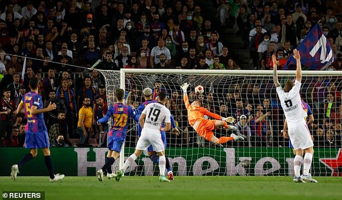 Barcelona bị loại cay đắng, HLV Xavi đổ lỗi cho cổ động viên - 3 Barcelona bị loại cay đắng, HLV Xavi đổ lỗi cho cổ động viên - 3