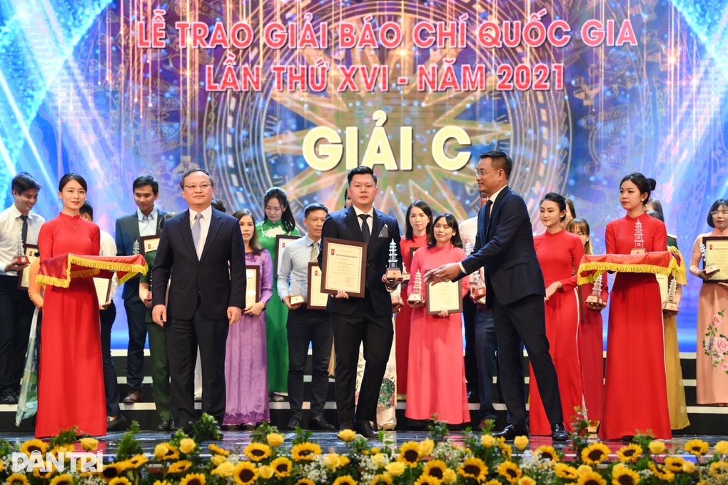 Báo Dân trí đoạt giải B và C Giải Báo chí Quốc gia - 3 Báo Dân trí đoạt giải B và C Giải Báo chí Quốc gia - 3