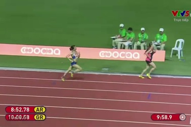 Nguyễn Thị Oanh giành HCV 3000m vượt chướng ngại vật