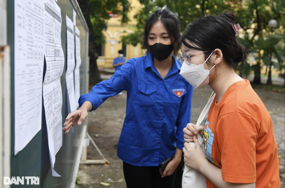 Những đứa trẻ mờ nhạt sau điểm thi - 1 Những đứa trẻ mờ nhạt sau điểm thi - 1