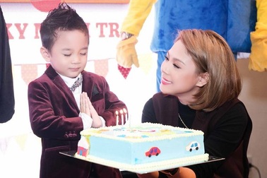 Thanh Thảo làm sinh nhật hoành tráng cho con trai nuôi Jacky