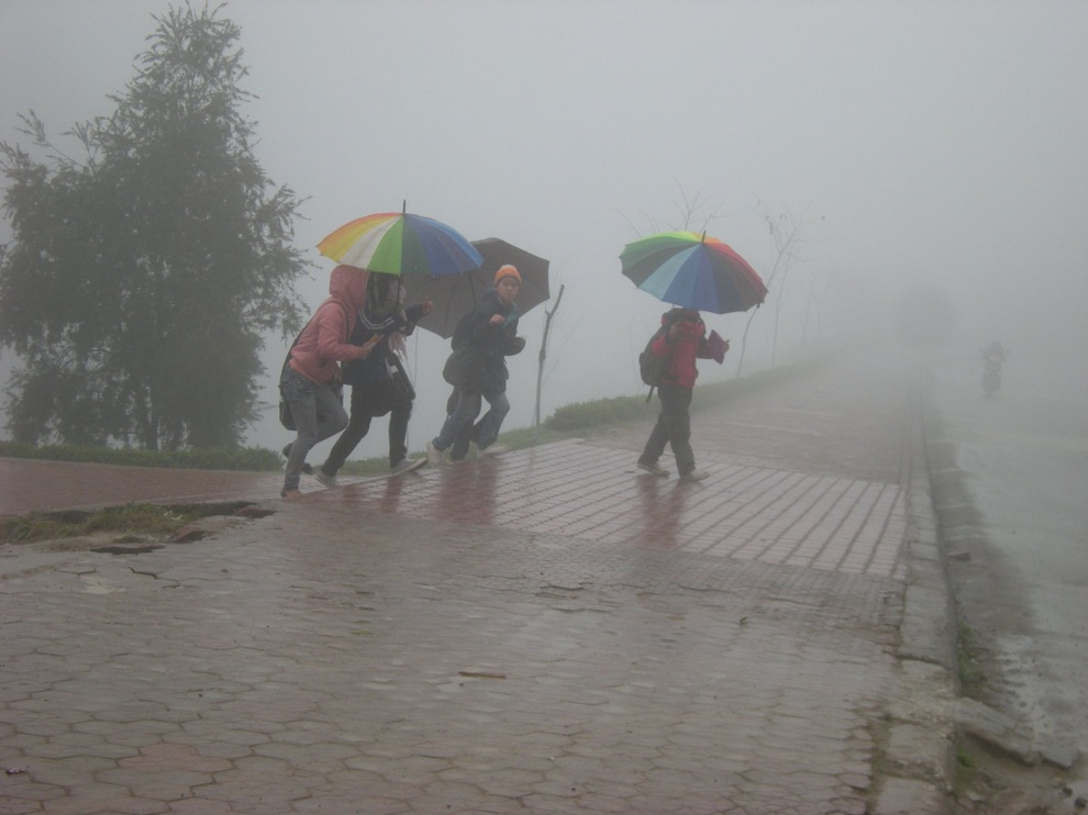 Đỉnh Fansipan lạnh dưới 0 độ C, khả năng có băng tuyết - 2 Đỉnh Fansipan lạnh dưới 0 độ C, khả năng có băng tuyết - 2