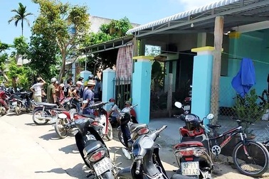 2 kẻ bịt mặt xông vào nhà phụ nữ trói tay, lấy tài sản