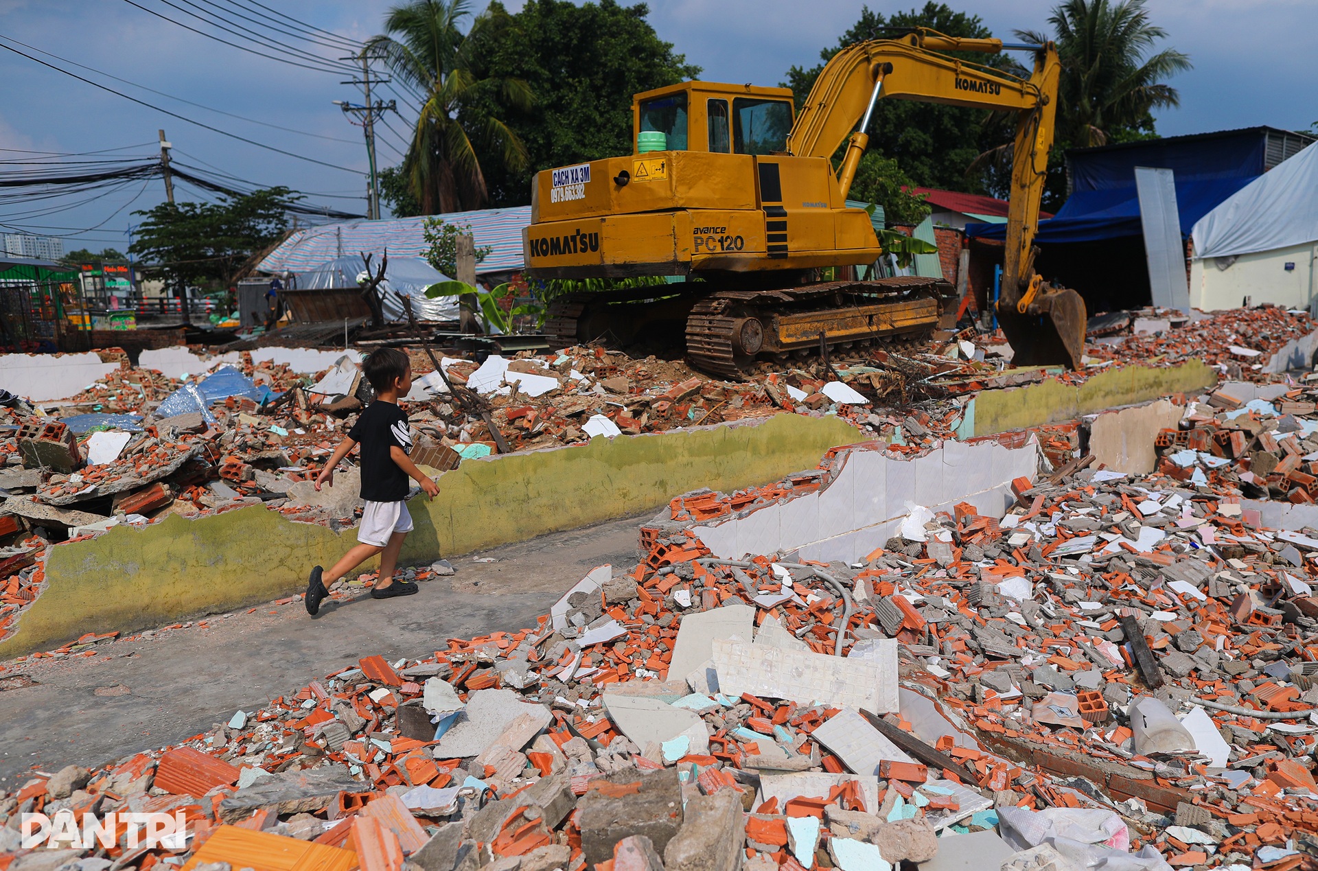 Dỡ bỏ 200 ngôi nhà để hoàn thiện nút giao vào cảng lớn nhất Việt Nam - 8 Dỡ bỏ 200 ngôi nhà để hoàn thiện nút giao vào cảng lớn nhất Việt Nam - 8