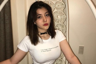 Vẻ đẹp cuốn hút của nữ sinh 16 tuổi, làm người mẫu từ năm lên 4