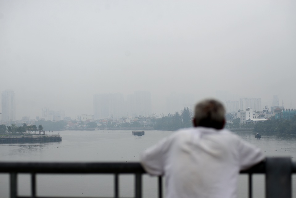 Sương mù Sài Gòn.jpg Sương mù Sài Gòn.jpg