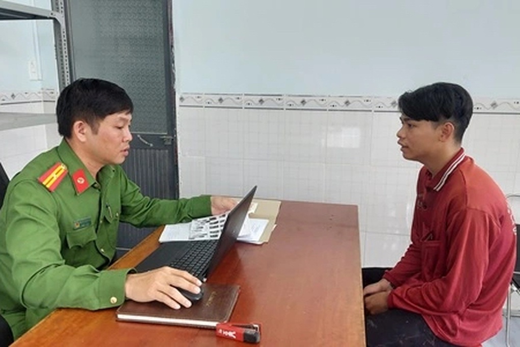 Mâu thuẫn từ tiếng pô xe, nam thanh niên bị đâm nhập viện - 1 Mâu thuẫn từ tiếng pô xe, nam thanh niên bị đâm nhập viện - 1