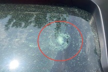 Nhiều ô tô nghi bị bắn bể kính khi đậu qua đêm trong khu dân cư ở TPHCM