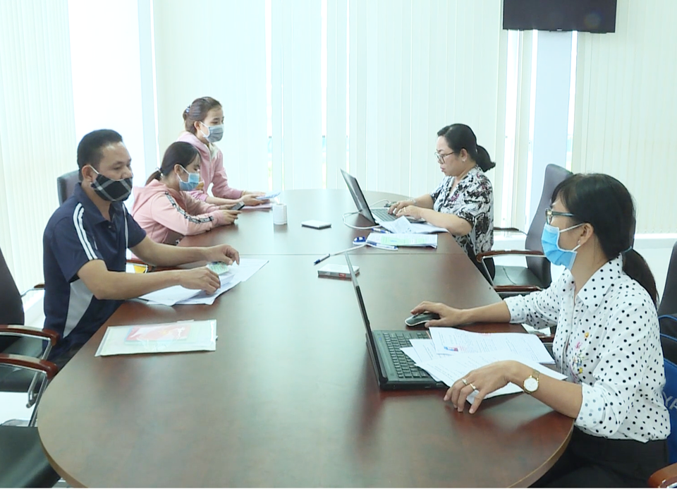 Nhiều rủi ro khi cho người khác mượn hồ sơ tham gia bảo hiểm xã hội - 1 Nhiều rủi ro khi cho người khác mượn hồ sơ tham gia bảo hiểm xã hội - 1