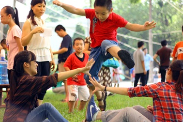Trò chơi dân gian hút bạn trẻ dịp nghỉ lễ