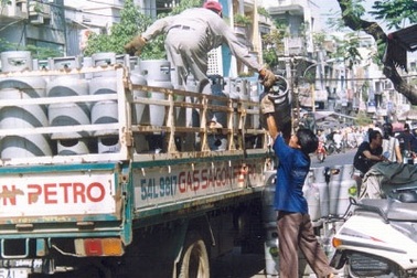 Lo mua nhầm bom nổ chậm
