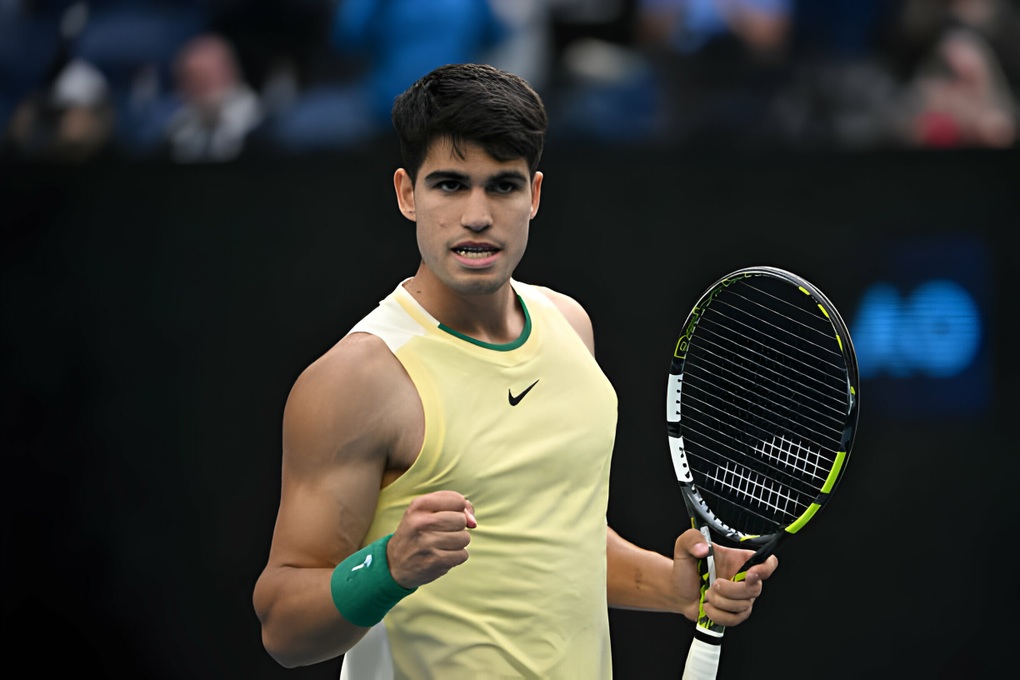 Alcaraz, Zverev và Medvedev vất vả giành vé đi tiếp tại Australian Open - 1 Alcaraz, Zverev và Medvedev vất vả giành vé đi tiếp tại Australian Open - 1