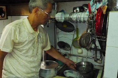 Vụ gần 1000 cư dân dùng nước nhiễm độc: Đợi Thành phố "ra tay"