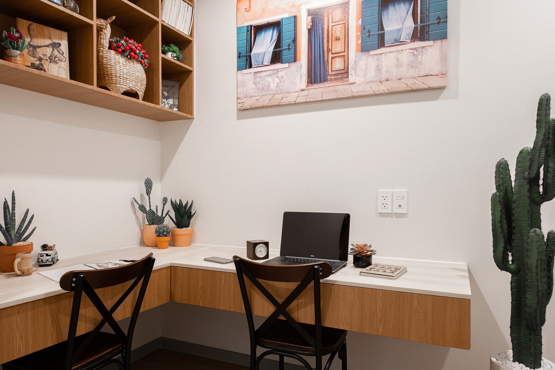 Độc, lạ với căn hộ thiết kế theo phong cách Mid-century Modern - 7 Độc, lạ với căn hộ thiết kế theo phong cách Mid-century Modern - 7