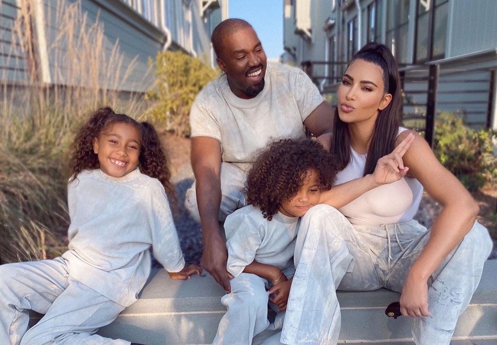 Kim Kardashian: Người đã có những thứ lớn lao, giờ đi tìm những điều nhỏ bé - 1 Kim Kardashian: Người đã có những thứ lớn lao, giờ đi tìm những điều nhỏ bé - 1
