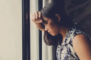 "Tôi cảm thấy bị bỏ rơi vì nghèo hơn bạn bè"