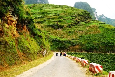 "Cua tay áo" trên cung đèo nguy hiểm và hùng vĩ nhất phương Bắc