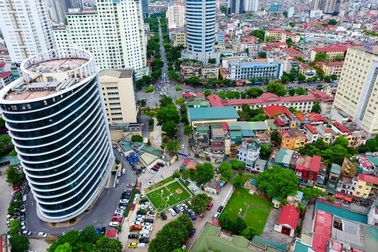 Suýt phải “bán mình”, doanh nghiệp BĐS may mắn vớ được “phao cứu sinh”