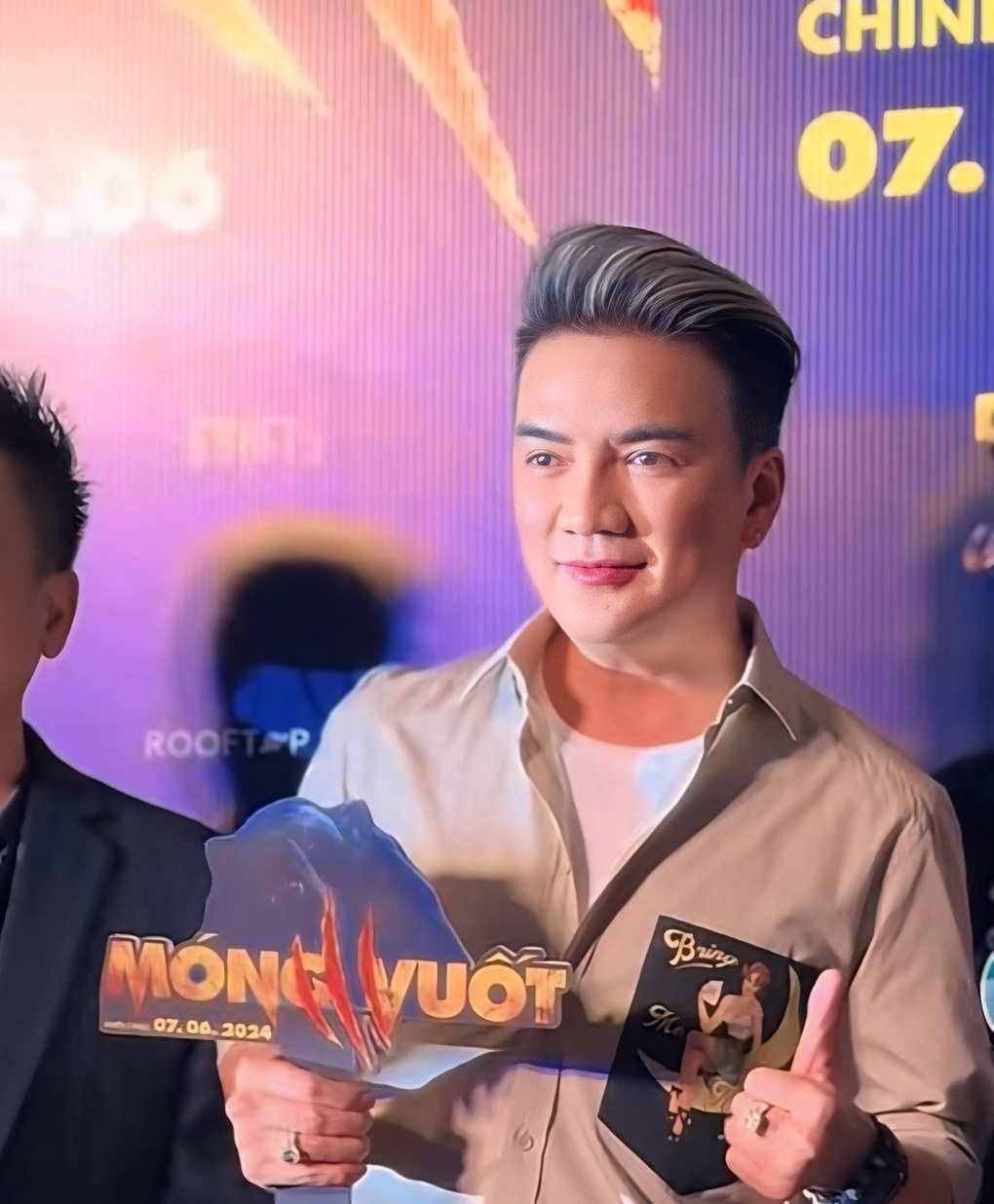 DJ Mie đi xem phim mới của Hồng Thanh, hé lộ về tình mới của người cũ - 8 DJ Mie đi xem phim mới của Hồng Thanh, hé lộ về tình mới của người cũ - 8