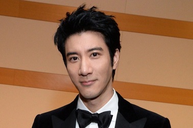 Giữa bão thị phi, Vương Lực Hoành tuyên bố rút khỏi làng giải trí