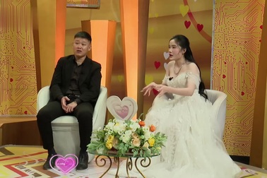 9X không dám công khai người yêu vì bạn trai... xăm hình kín người