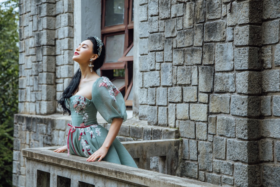 Ca sỹ Nhật Huyền ra mắt MV Mộc của Ngũ hành vào ngày mùng 2 Tết - 1 Ca sỹ Nhật Huyền ra mắt MV Mộc của Ngũ hành vào ngày mùng 2 Tết - 1