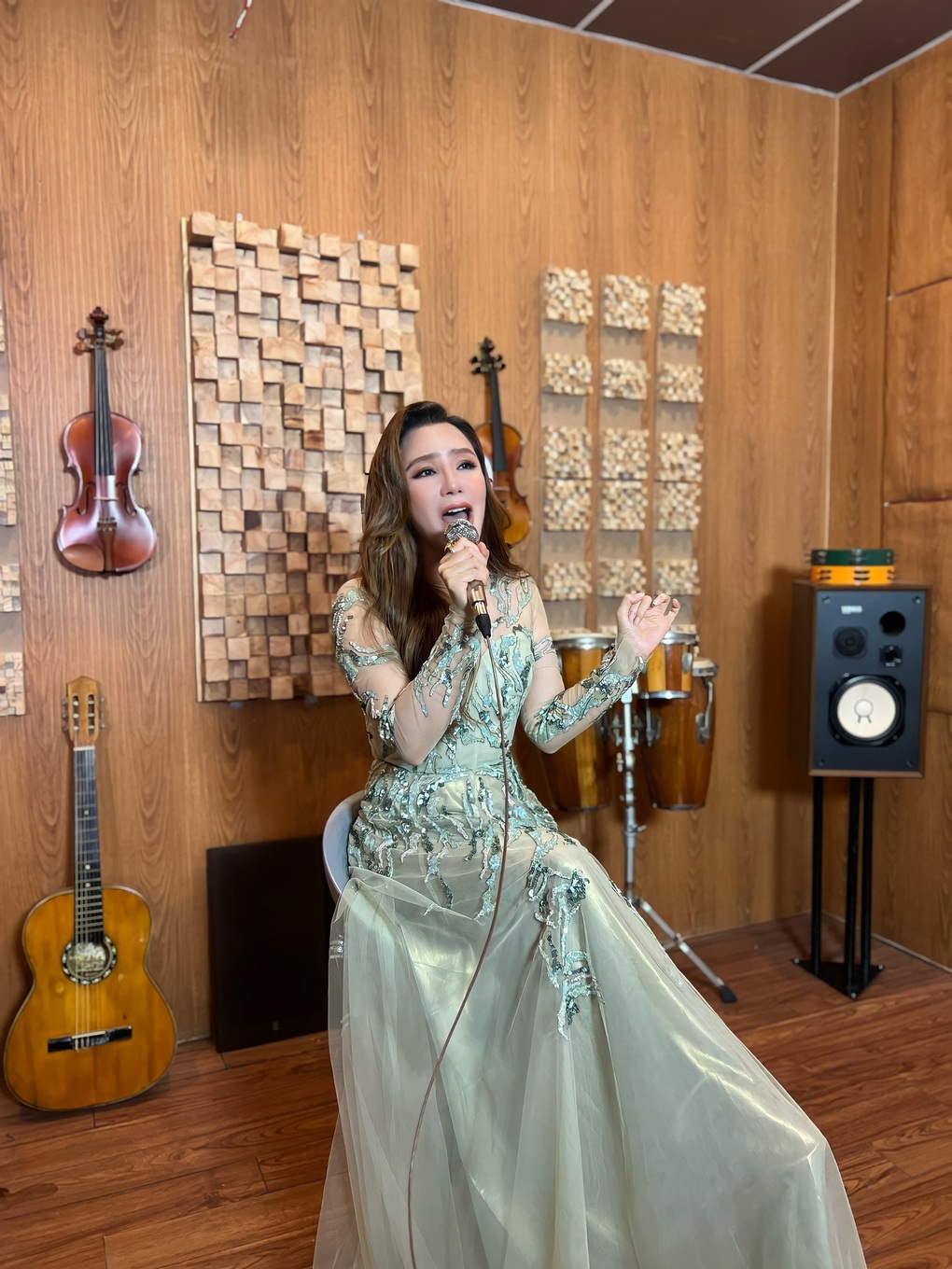 Hồ Quỳnh Hương ở ẩn tuổi 43: Ăn chay trường, nhan sắc hiện tại ra sao? - 7 Hồ Quỳnh Hương ở ẩn tuổi 43: Ăn chay trường, nhan sắc hiện tại ra sao? - 7