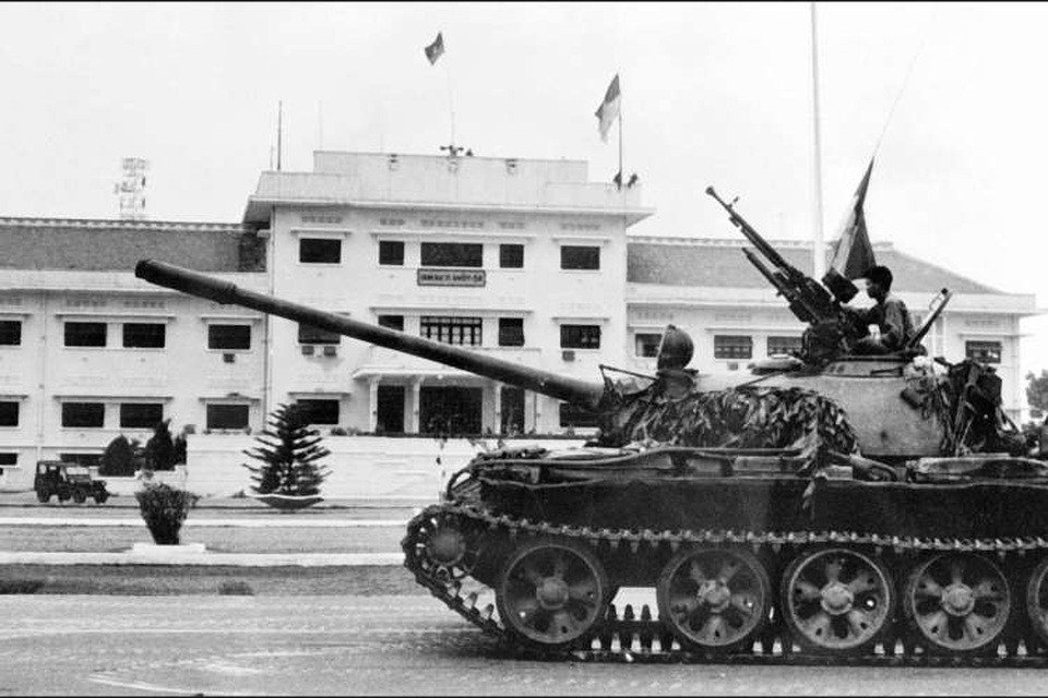 Những khoảnh khắc lịch sử ngày giải phóng Sài Gòn trên báo chí quốc tế - 5 Những khoảnh khắc lịch sử ngày giải phóng Sài Gòn trên báo chí quốc tế - 5