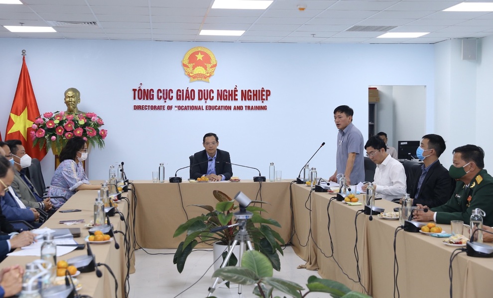 Gặp mặt cán bộ quản lý, nhà giáo trường nghề xuất sắc nhân ngày 20/11 - 2 Gặp mặt cán bộ quản lý, nhà giáo trường nghề xuất sắc nhân ngày 20/11 - 2