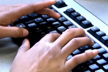 Làm việc online do mắc Covid-19 có được giải quyết chế độ ốm đau?