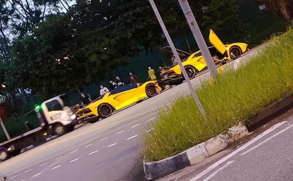 Cú va chạm triệu USD của hai chiếc Lamborghini Aventador S - 4 Cú va chạm triệu USD của hai chiếc Lamborghini Aventador S - 4