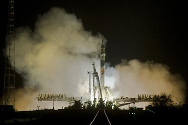 Tàu vũ trụ Nga bị mất liên lạc trong nhiều giờ