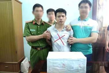 Bắt giữ đối tượng vận chuyển 20 bánh heroin đi tiêu thụ