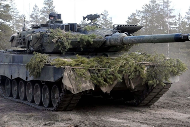 Phía sau quyết định của Đức chuyển xe tăng Leopard 2 cho Ukraine