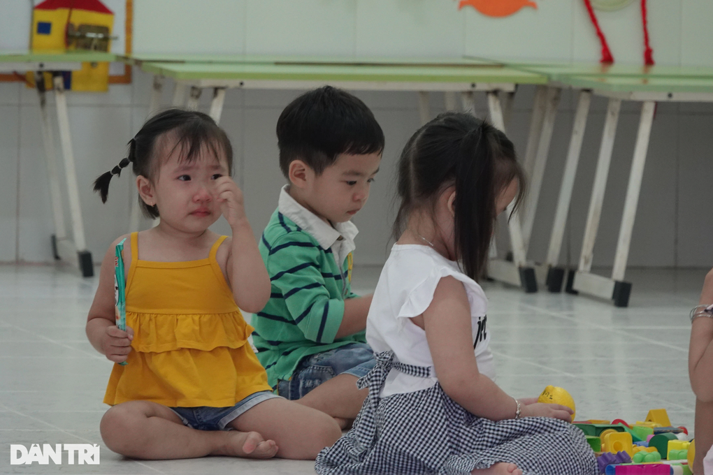 Hình ảnh trái ngược của học trò ngày tựu trường - 2 Hình ảnh trái ngược của học trò ngày tựu trường - 2