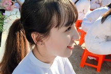 Nữ sinh Bình Phước sở hữu "góc nghiêng thần thánh"