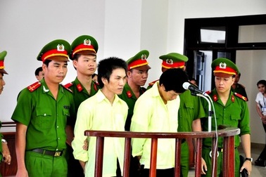 Hai “siêu trộm công sở” lãnh 37 năm tù giam